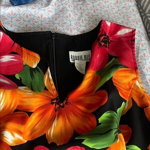 Robbie Bee Bold Floral V-Neck Dress